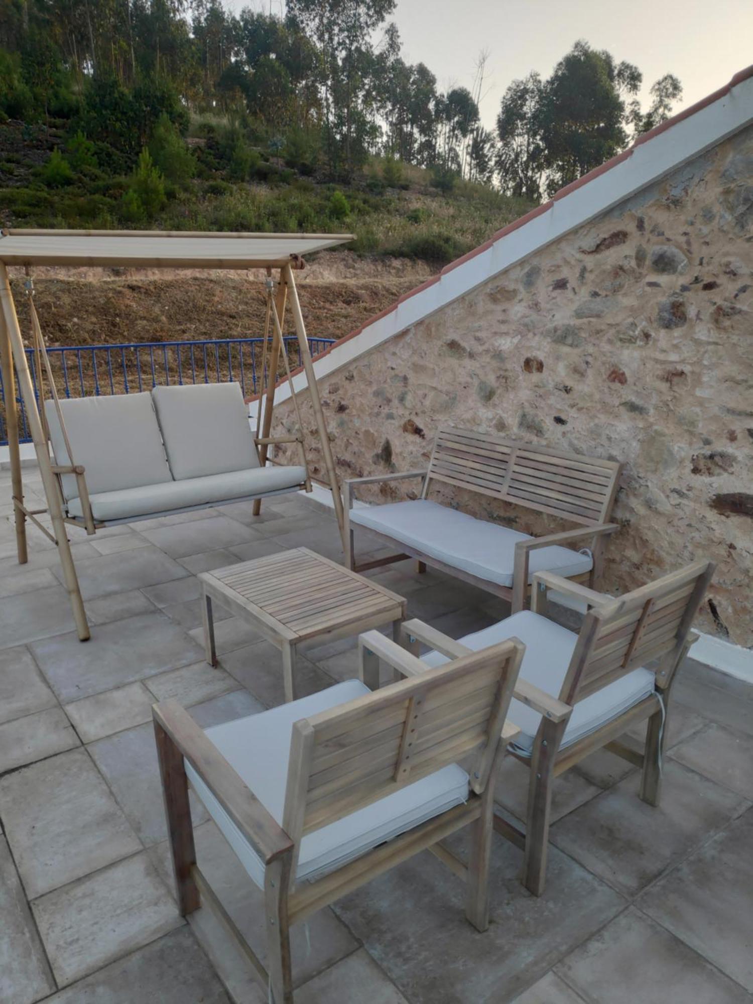 De Vale De Junco Farm stay Envendos